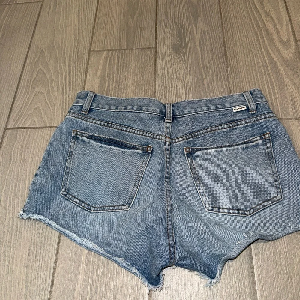Billabong Blue Distressed Jean Shorts Sz 26